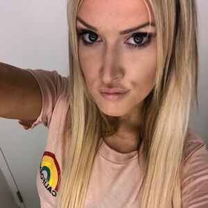 Hillary is LIVE! Like this listing to be notified when I go live!